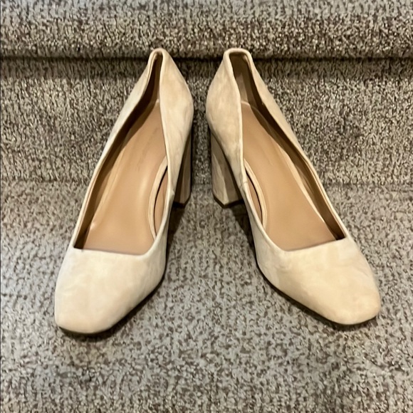 Banana Republic Shoes - Banana republic Cream Block Heel Pumps 8
